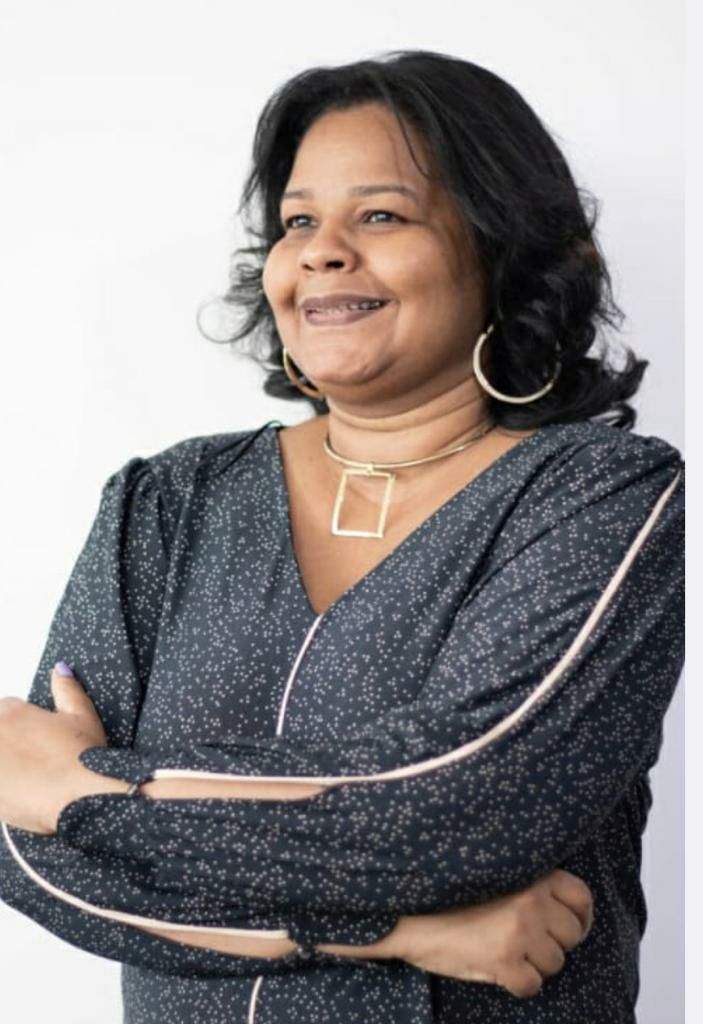 Me chamo Juliana Santos e sei como te ajudar a se livrar definitivamente dos seus problemas emocionais.